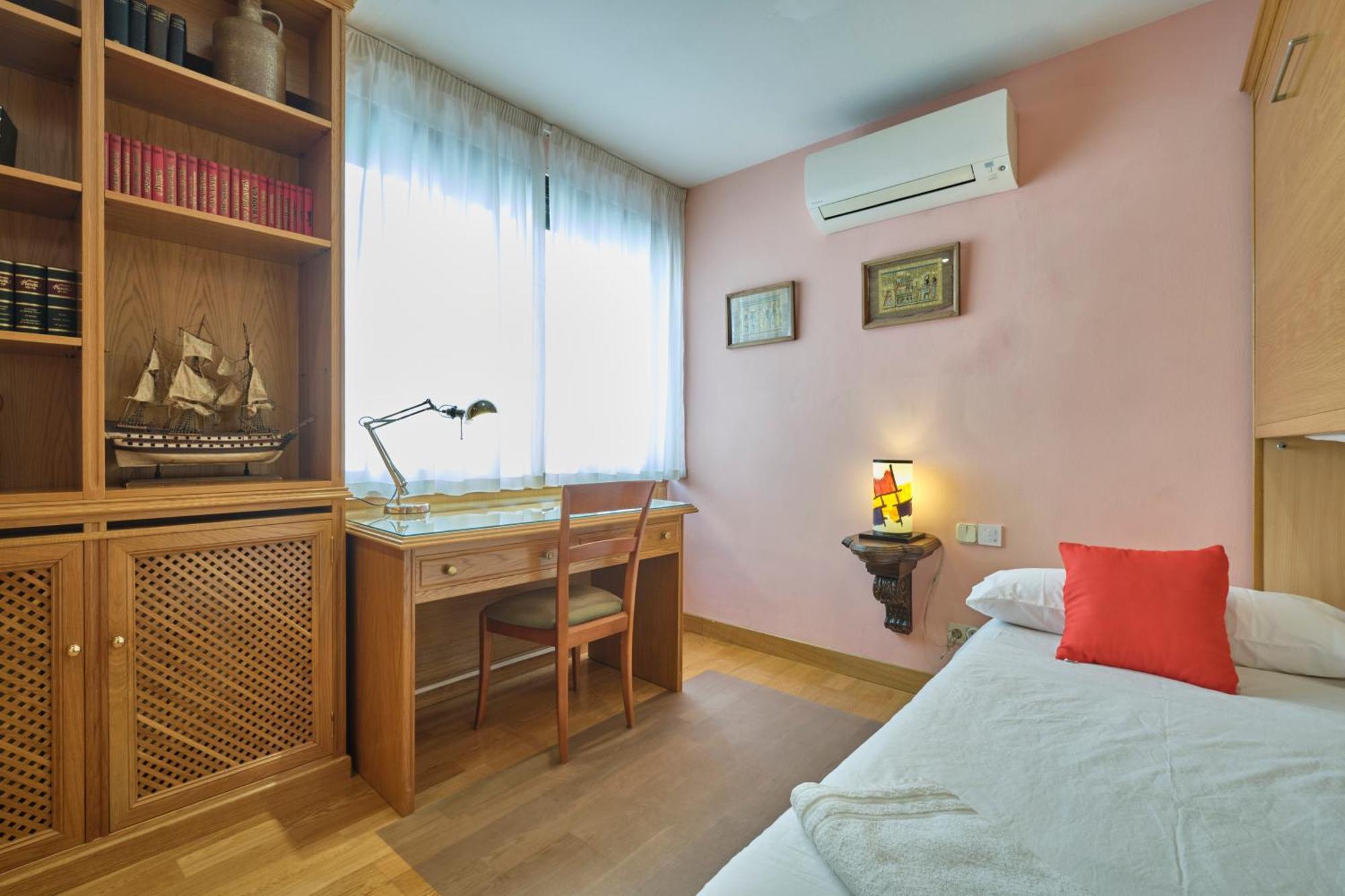 Apartamentos Carlos Мадрид Екстер'єр фото